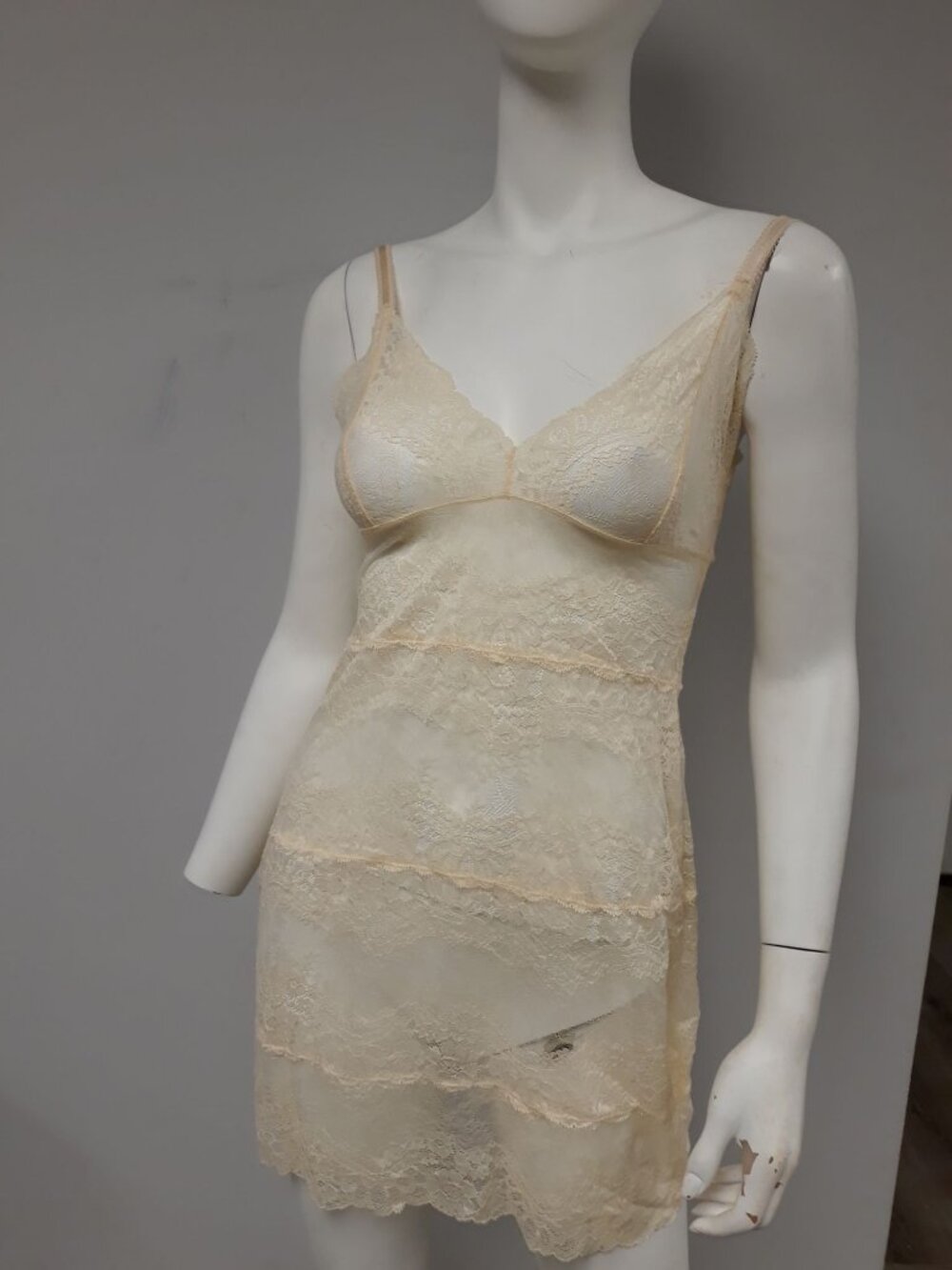 Samantha Chang Camisole Beige Lace Size Small NEW WITH TAGS!